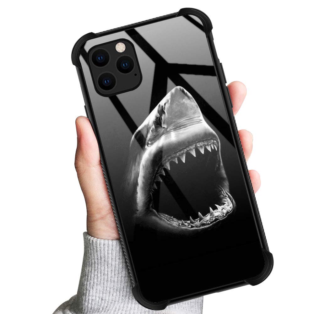 CAPA DE IPHONE 11 PRO COM EFEITO DE TUBARÃO 